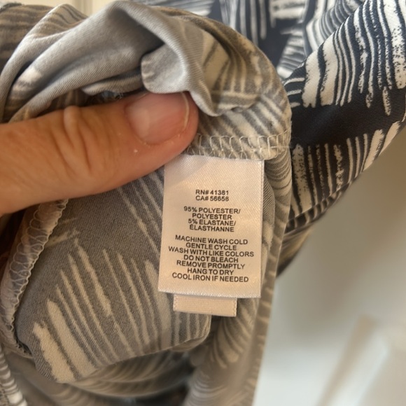 Lauren Ralph Lauren Stylish Gray Patterned side slit below knee Dress - Picture 9 of 9